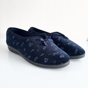 Gabbeni Australian V-cut Velour Slippers House Shoes Blue Floral NWT